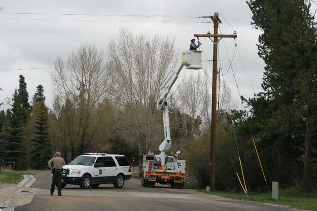 Road closed. Photo by Dawn Ballou, Pinedale Online.