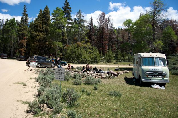 Welcome Committee. Photo by Dawn Ballou, Pinedale Online.