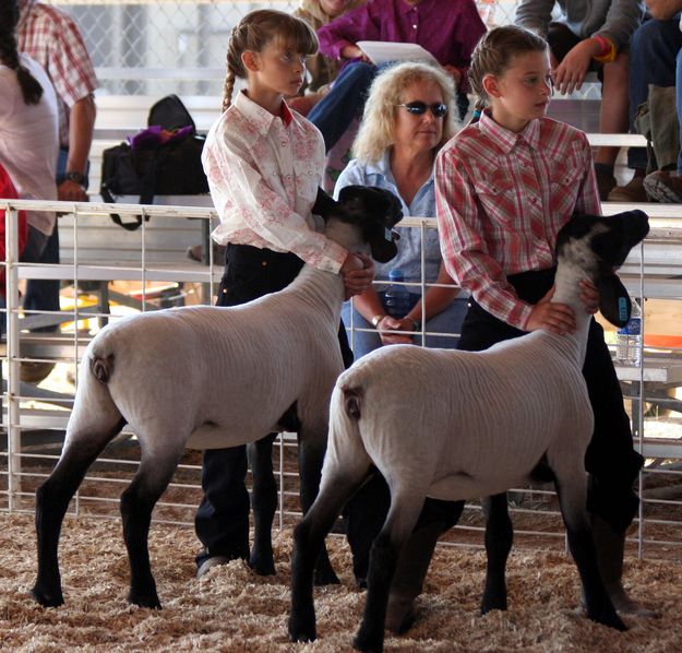 Emmah & Hannah Peterson. Photo by Clint Gilchrist, Pinedale Online.