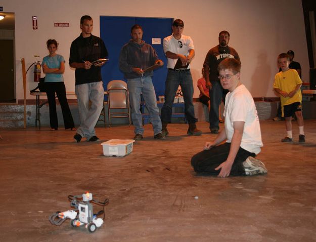 Judges watch. Photo by Dawn Ballou, Pinedale Online.