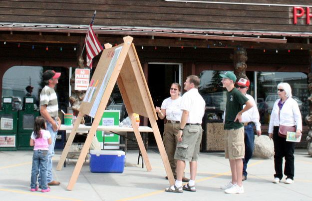 Ridleys Fire Info Station. Photo by Dawn Ballou, Pinedale Online.