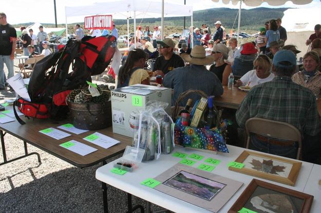 Raffle items. Photo by Dawn Ballou, Pinedale Online.