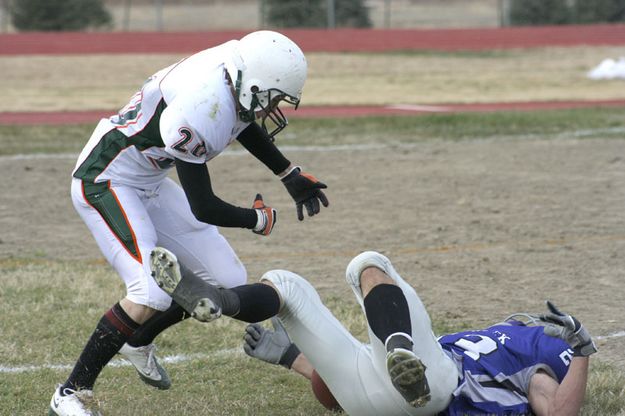 Fourth-down heave part 3. Photo by Jonathan Van Dyke, Pinedale Roundup.