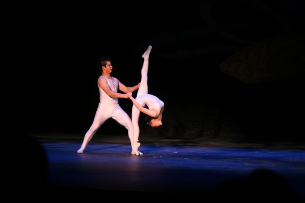 Pas De Deux. Photo by Pam McCulloch, Pinedale Online.