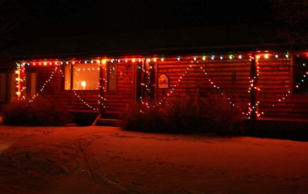 Festive Porch. Photo by Dawn Ballou, Pinedale Online.