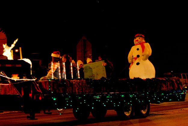 Snowman Float. Photo by Nikki Mann.