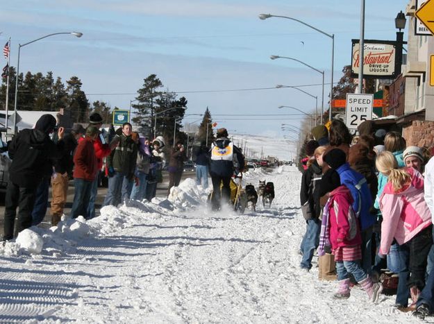 And they're off!. Photo by Dawn Ballou, Pinedale Online.