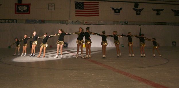 Synchronized Group. Photo by Pam McCulloch, Pinedale Online.