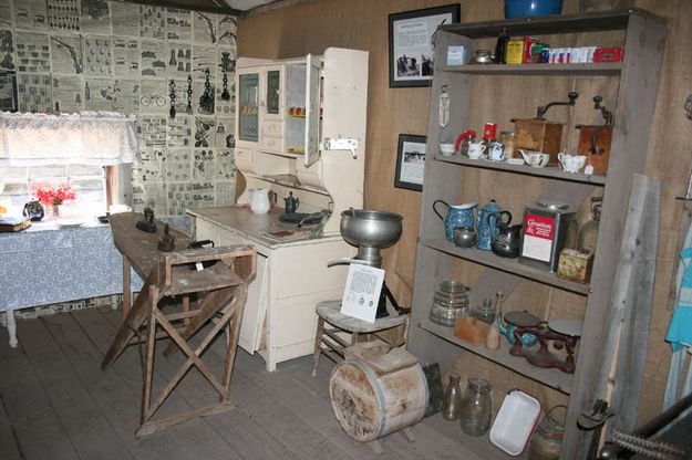 Cabin Interior. Photo by Dawn Ballou, Pinedale Online.