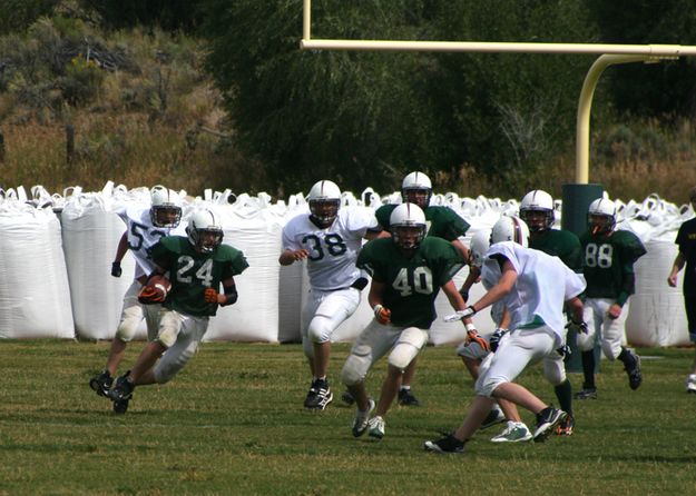 Run!. Photo by Pam McCulloch, Pinedale Online.