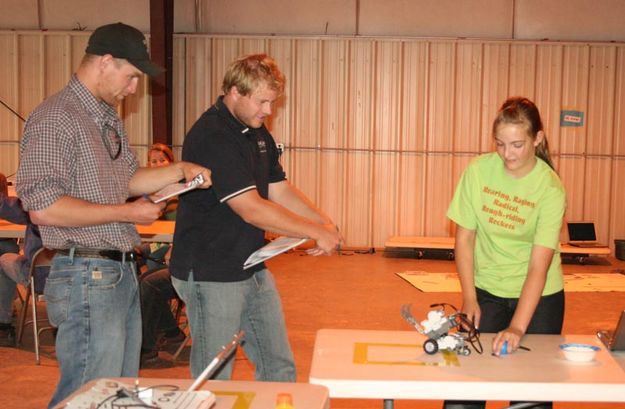 Sarah Judging. Photo by Dawn Ballou, Pinedale Online.