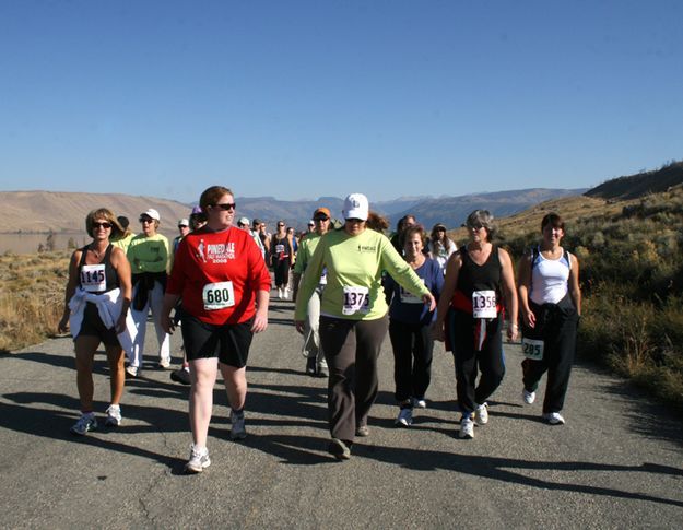 10K walkers. Photo by Pam McCulloch, Pinedale Online.