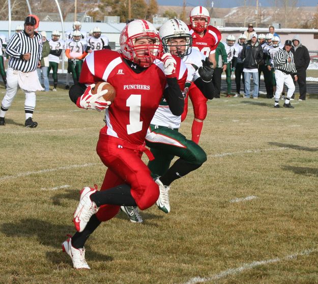 Touchdown Run?. Photo by Clint Gilchrist, Pinedale Online.