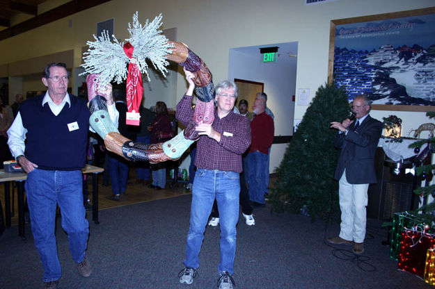 Cowboy Boot wreath. Photo by Dawn Ballou, Pinedale Online.