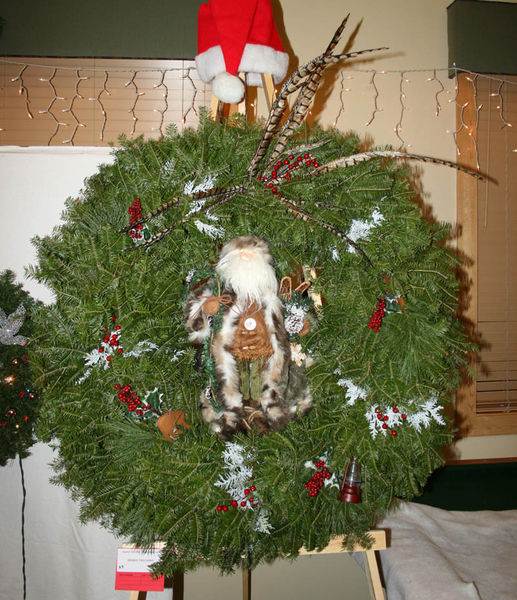 Dennis Trucking wreath. Photo by Dawn Ballou, Pinedale Online.