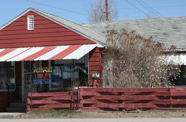 Easter Egg Tree. Photo by Dawn Ballou, Pinedale Online.