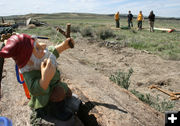 In his sites. Photo by Dawn Ballou, Pinedale Online.