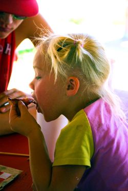 You gonna finish that?. Photo by Megan Rawlins, Pinedale Roundup.