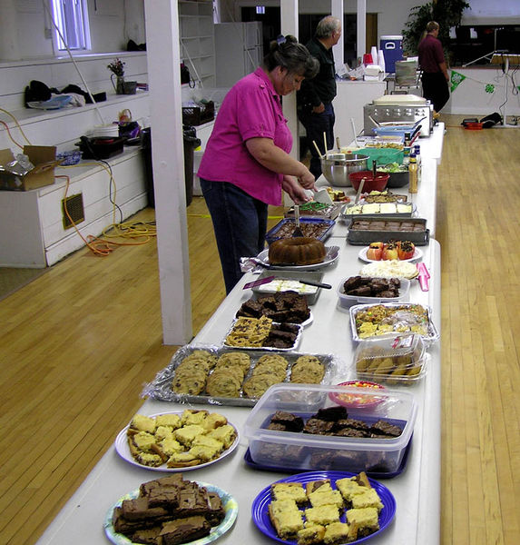 Refreshments. Photo by Bob Rule, KPIN 101.1 FM Radio.