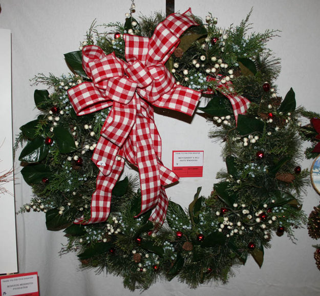 Obo's wreath. Photo by Dawn Ballou, Pinedale Online.