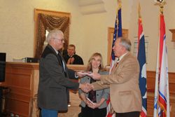 Latta and Saxton sworn in. Photo by Matthew Manguso, Pinedale Roundup.