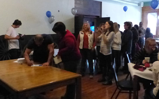 Autograph line. Photo by Dawn Ballou, Pinedale Online.