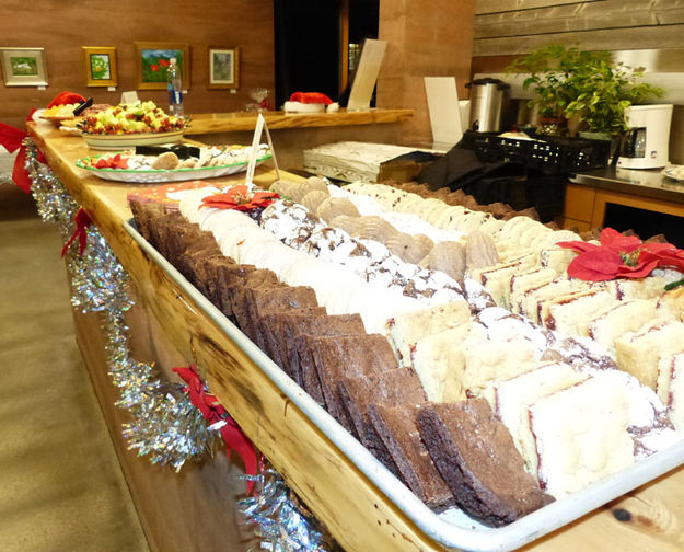 Desserts. Photo by Dawn Ballou, Pinedale Online.