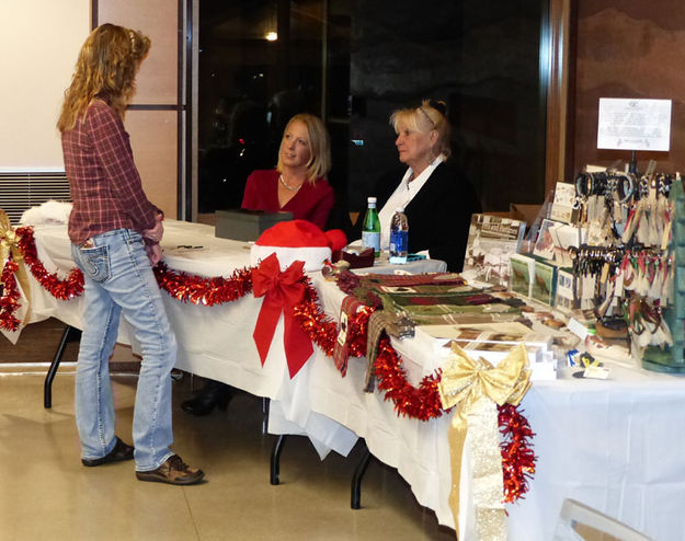 Gift Shop. Photo by Dawn Ballou, Pinedale Online.