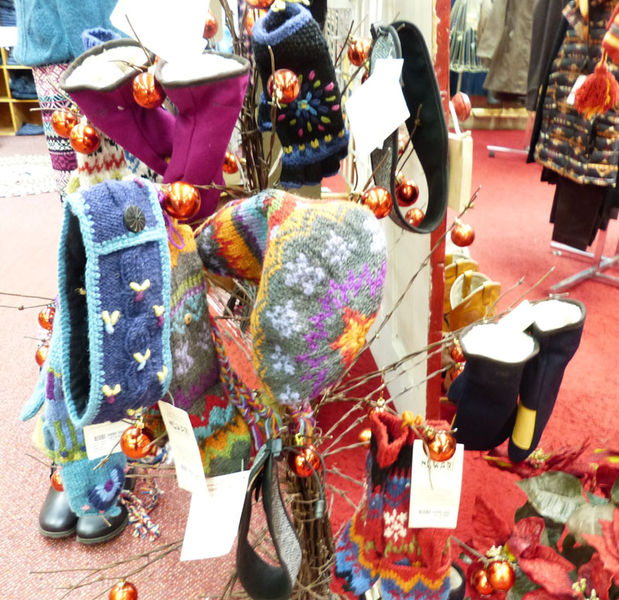 Ladies warm hats. Photo by Dawn Ballou, Pinedale Online.