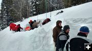 Digging in the snow. Photo by Tip Top Search and Rescue .