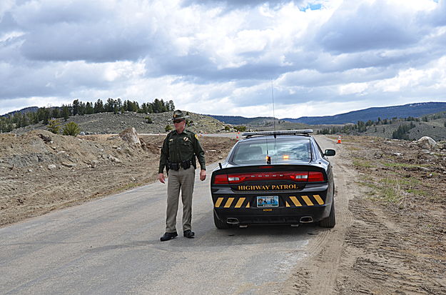 Trooper Moeller Repositions. Photo by Terry Allen, Pinedale Online!.