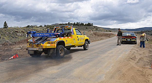 Tow Truck Arrives . Photo by Terry Allen, Pinedale Online!.