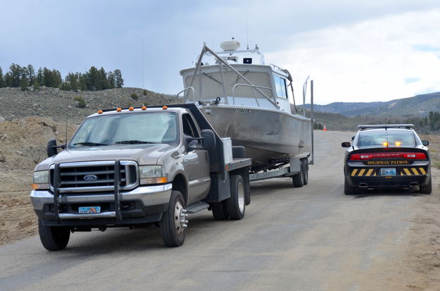 Sonar Boat Crew Leaves. Photo by Terry Allen, Pinedale Online!.