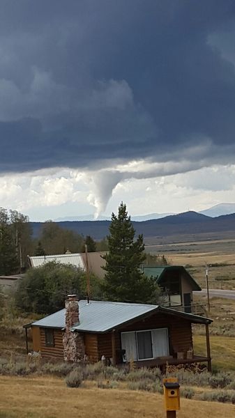 View from Kendall Valley. Photo by Teledano Sprangers.