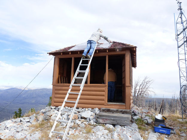 Lookout work. Photo by Dawn Ballou, Pinedale Online.