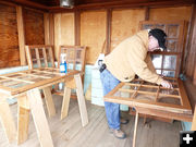 Cleaning windows. Photo by Dawn Ballou, Pinedale Online.