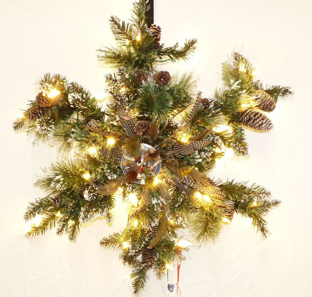 Sam Drucker fishing wreath. Photo by Dawn Ballou, Pinedale Online.