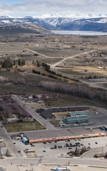 Ridleys and Fremont Lake. Photo by Rita Donham, Wyoming Aero Photo.