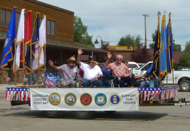 American Legion float. Photo by Dawn Ballou, Pinedale Online.