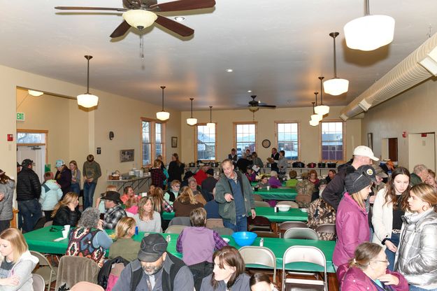 Big crowd. Photo by Arnold Brokling.