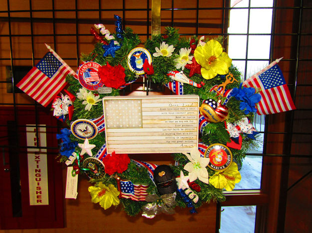 Veteran's Honor Wreath. Photo by Dawn Ballou, Pinedale Online.