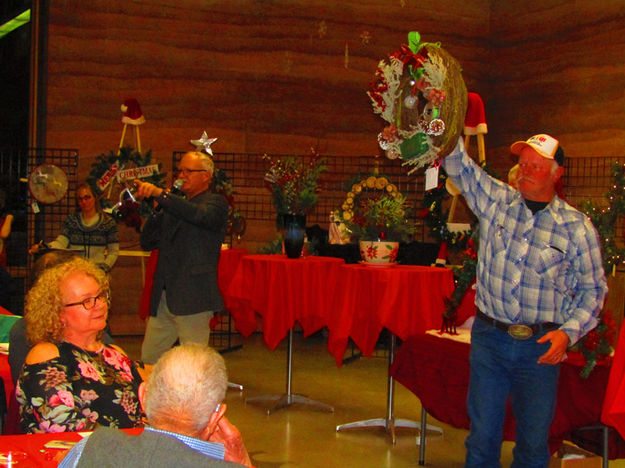 Sam's wreath. Photo by Dawn Ballou, Pinedale Online.