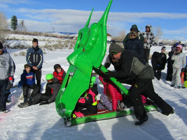 Getting a push. Photo by Dawn Ballou, Pinedale Online.