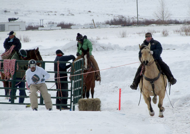 Starting Line. Photo by Dawn Ballou, Pinedale Online.