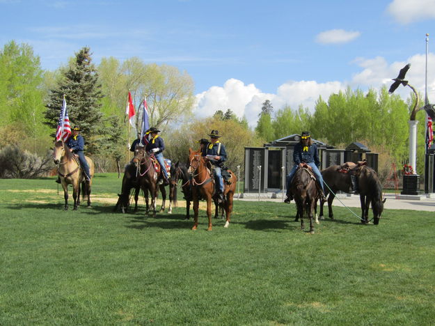 Mounted Cavalry. Photo by Dawn Ballou, Pinedale Online.