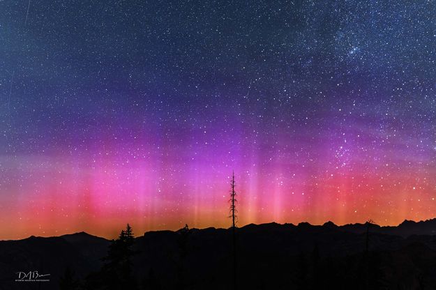 Color Over The Wind River Range. Photo by Dave Bell.